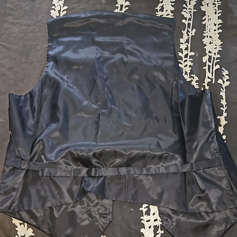 Calvin Klein - Picture 3 of 3